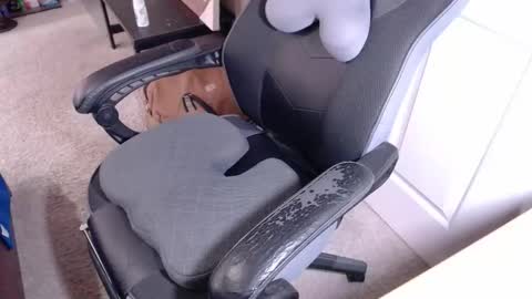 desertd0ng online show from April 2026 06:19:02 PM