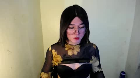 LORINE online show from January 2025 06:52:01 PM