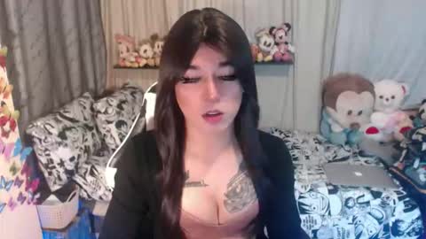 LORINE online show from October 2025 06:03:01 AM