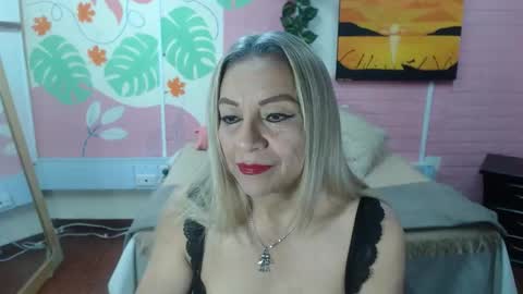Snapshot of desire_latin chatting on November 2025 03:47:02 PM VALERIA online show from November 2025 03:47:02 PM