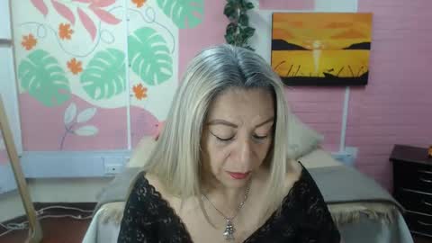 Snapshot of desire_latin chatting on November 2025 04:19:02 PM VALERIA online show from November 2025 04:19:02 PM