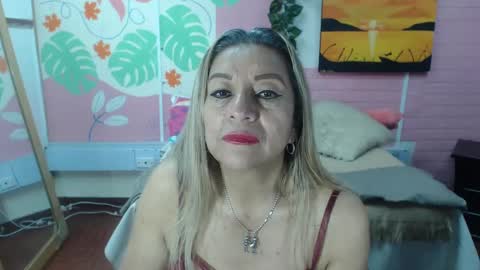 Snapshot of desire_latin chatting on November 2025 04:29:01 PM VALERIA online show from November 2025 04:29:01 PM