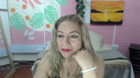 Snapshot of desire_latin chatting on November 2025 03:38:02 PM VALERIA online show from November 2025 03:38:02 PM