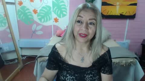 Snapshot of desire_latin chatting on December 2025 05:51:02 PM VALERIA online show from December 2025 05:51:02 PM