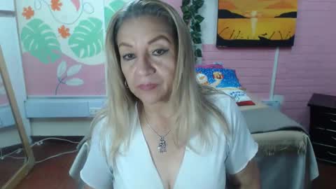 Snapshot of desire_latin chatting on January 2026 04:31:01 PM VALERIA online show from January 2026 04:31:01 PM