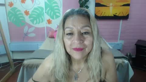 Snapshot of desire_latin chatting on June 2026 08:35:01 PM VALERIA online show from June 2026 08:35:01 PM