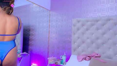 Sara Desire online show from October 2025 12:25:01 PM