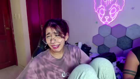 TORI AND MR. BEAR online show from February 2025 12:55:02 PM