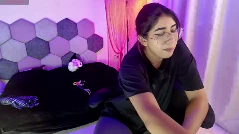 TORI AND MR. BEAR online show from April 2026 06:13:02 PM