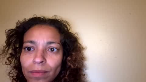 Snapshot of desirelillypuff chatting on April 2026 02:12:02 AM desirelillypuff online show from April 2026 02:12:02 AM