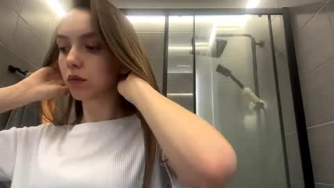 Snapshot of desirewingard chatting on May 2026 02:41:01 AM Ksenia online show from May 2026 02:41:01 AM