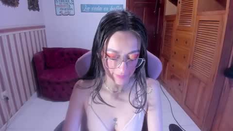 Desiring Angel online show from November 2025 06:00:02 AM