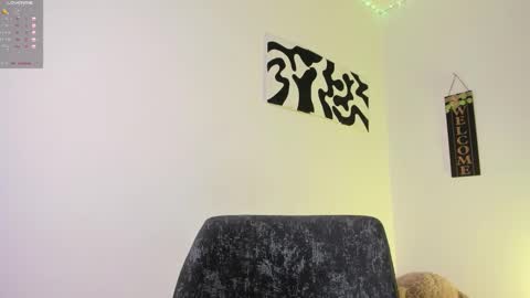 desty_y online show from September 2025 04:23:01 AM