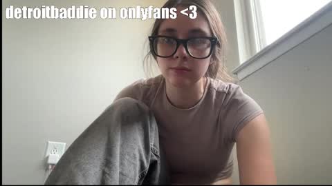 Snapshot of detroitbaddie chatting on October 2025 07:16:02 PM detroitbaddie online show from October 2025 07:16:02 PM