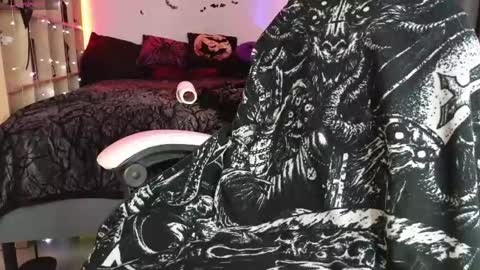 devil_s_bride online show from April 2026 05:06:02 PM