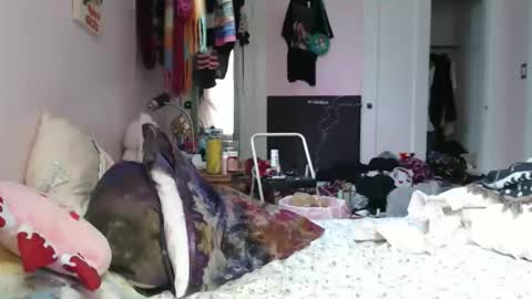 poutyangel online show from May 2026 06:58:01 PM