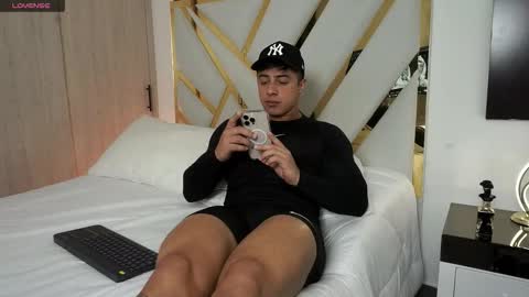 Devin Hunter online show from February 2026 07:59:01 PM