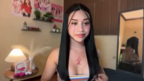 Snapshot of devine_goddessx chatting on June 2026 04:10:01 PM Devine Greyson online show from June 2026 04:10:01 PM