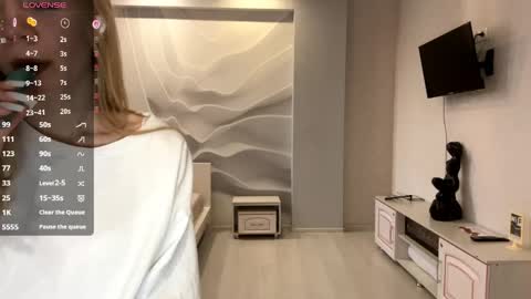 Snapshot of dewdropdoll chatting on May 2026 12:34:01 PM dewdropdoll online show from May 2026 12:34:01 PM