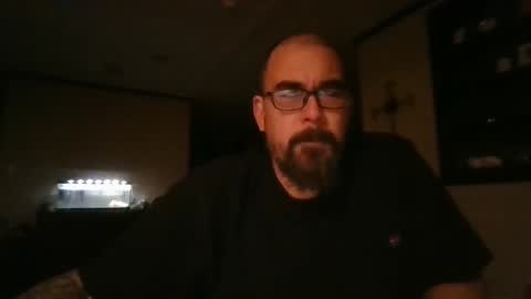 Snapshot of dexterbanana chatting on January 2025 03:15:01 AM Mike Sounde online show from January 2025 03:15:01 AM