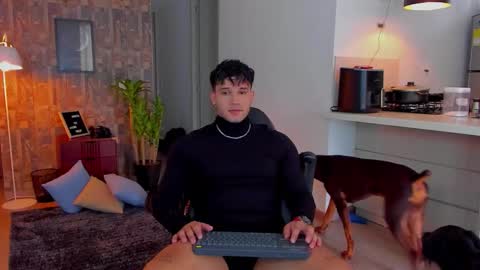 JULIAN online show from November 2025 09:09:01 PM