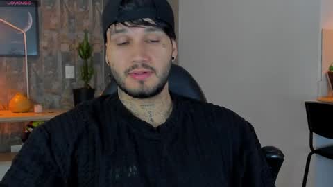 JULIAN online show from May 2026 12:04:01 AM
