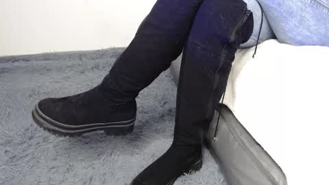 Deysha online show from September 2025 02:39:02 PM