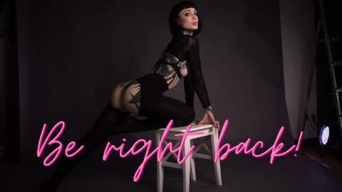 dgtlgrl online show from January 2026 12:54:01 PM