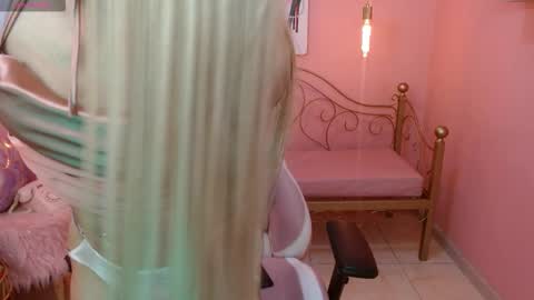 Snapshot of dhalton_x chatting on February 2026 04:35:01 AM Dhalton online show from February 2026 04:35:01 AM