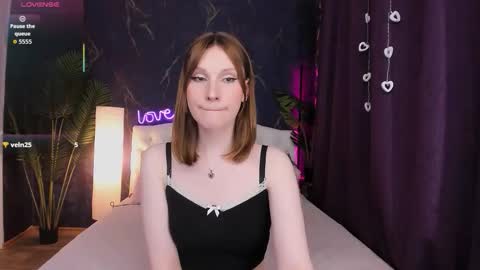 Snapshot of di_moore chatting on October 2025 06:37:01 PM I EEO my schedule this week Thu - Sat 23000800 Sun 08001600 UTC3 online show from October 2025 06:37:01 PM