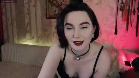 Diana Di Honey online show from December 2025 01:18:02 PM