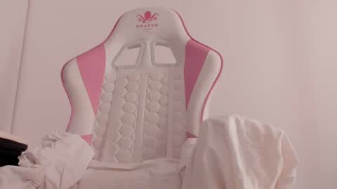 Snapshot of diamond_ava_ chatting on January 2025 10:01:01 AM Thea online show from January 2025 10:01:01 AM