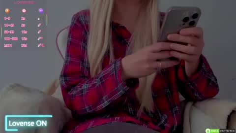 Snapshot of diamond_ava_ chatting on February 2025 06:40:01 AM Thea online show from February 2025 06:40:01 AM