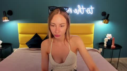 Snapshot of diana_garrett chatting on July 2026 01:42:02 AM Diana online show from July 2026 01:42:02 AM