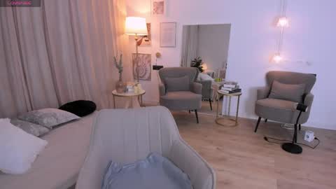 Diana online show from April 2026 05:27:01 AM