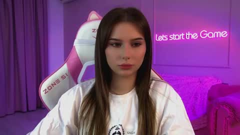 Snapshot of dianabecker chatting on May 2026 08:36:01 PM Diana online show from May 2026 08:36:01 PM