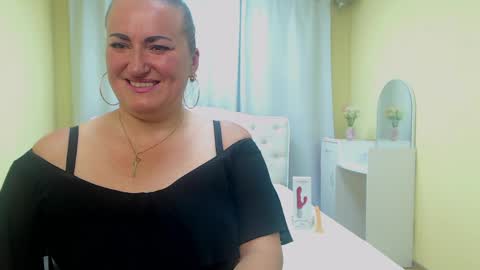 Snapshot of dianamgg chatting on May 2026 06:10:02 AM Diana online show from May 2026 06:10:02 AM
