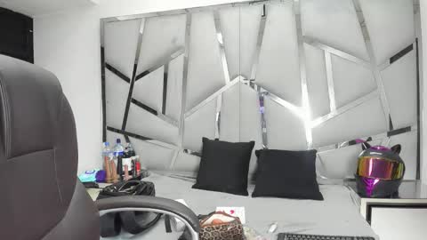 dianarous online show from January 2026 03:56:02 AM