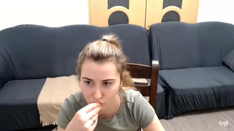 dianasmiey7 online show from December 2024 09:27:01 PM