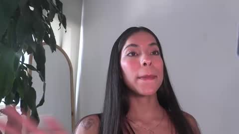 Snapshot of dianne_nanatzu chatting on February 2025 09:48:01 PM Melania - online show from February 2025 09:48:01 PM