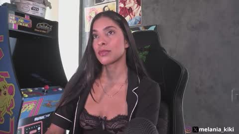 Melania   -    online show from November 2025 07:57:01 PM