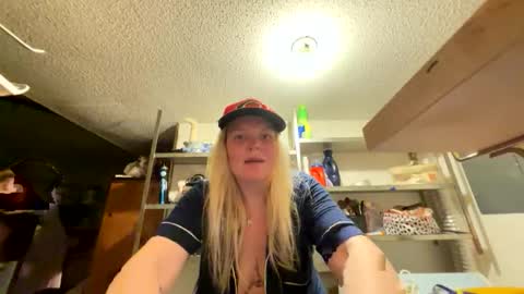 Snapshot of dickeddownsouth chatting on May 2026 05:37:02 AM Beau online show from May 2026 05:37:02 AM