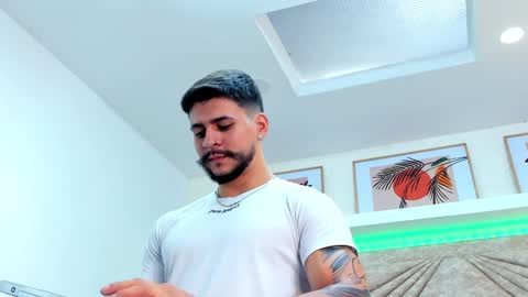 Snapshot of dickgriffith chatting on February 2025 02:48:01 PM Dick Griffith online show from February 2025 02:48:01 PM