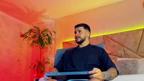 Snapshot of dickgriffith chatting on September 2025 12:43:02 PM Dick Griffith online show from September 2025 12:43:02 PM