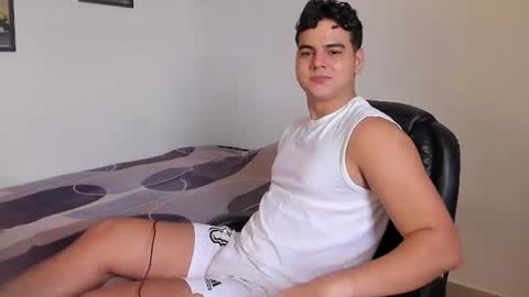 Snapshot of diego_cazas chatting on June 2026 05:33:02 PM DIEGO CAZAS online show from June 2026 05:33:02 PM