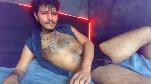 diemond_latinx98 online show from March 2026 01:15:01 PM