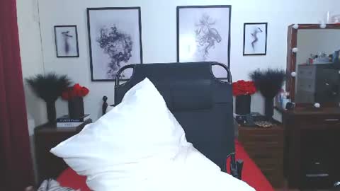 Dennesse online show from November 2025 01:55:02 PM