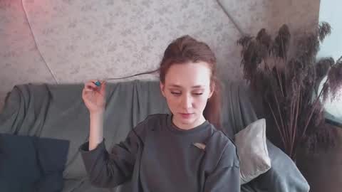 Hi im Alice 3 Im usualy online 03-10 or 17-21 UTC0 online show from February 2025 12:27:02 PM