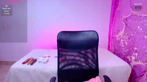 Snapshot of diiosa_latina chatting on June 2026 07:18:02 PM diiosa_latina online show from June 2026 07:18:02 PM