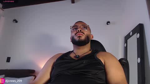 Snapshot of dilanjonnes chatting on April 2026 01:37:02 PM DilanJonnes online show from April 2026 01:37:02 PM